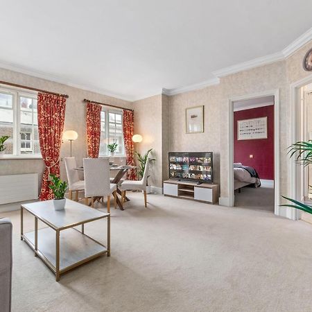 The Mayfair Large Snug Лондон Екстер'єр фото