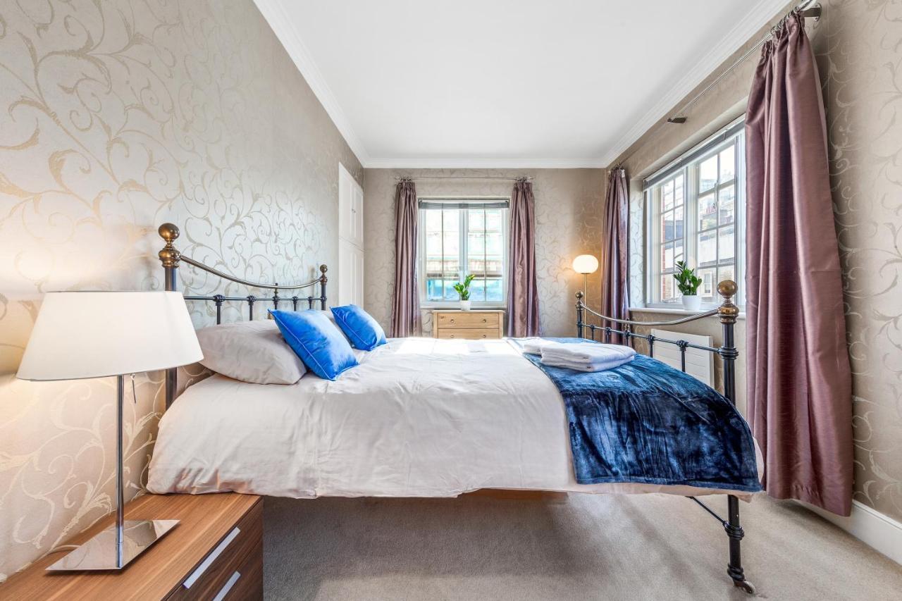 The Mayfair Large Snug Лондон Екстер'єр фото