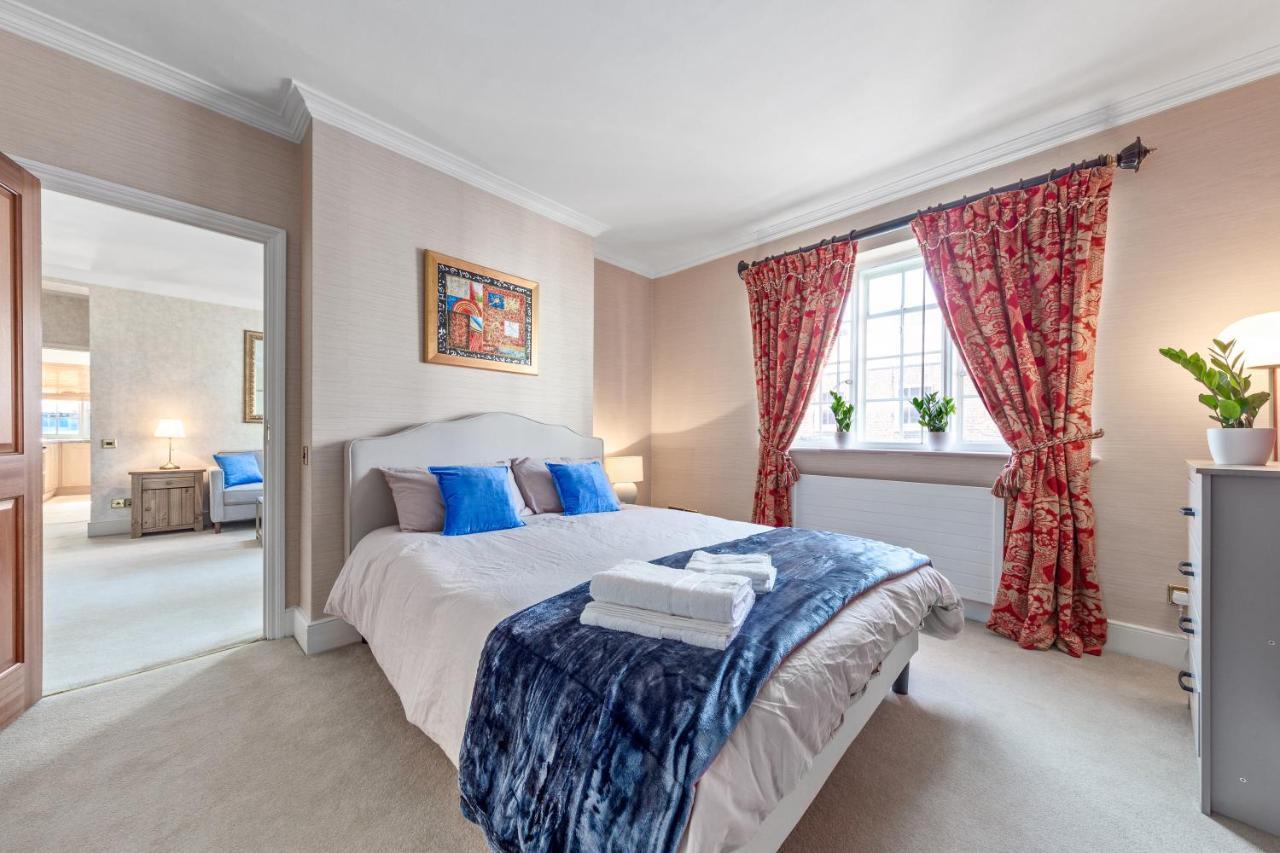 The Mayfair Large Snug Лондон Екстер'єр фото