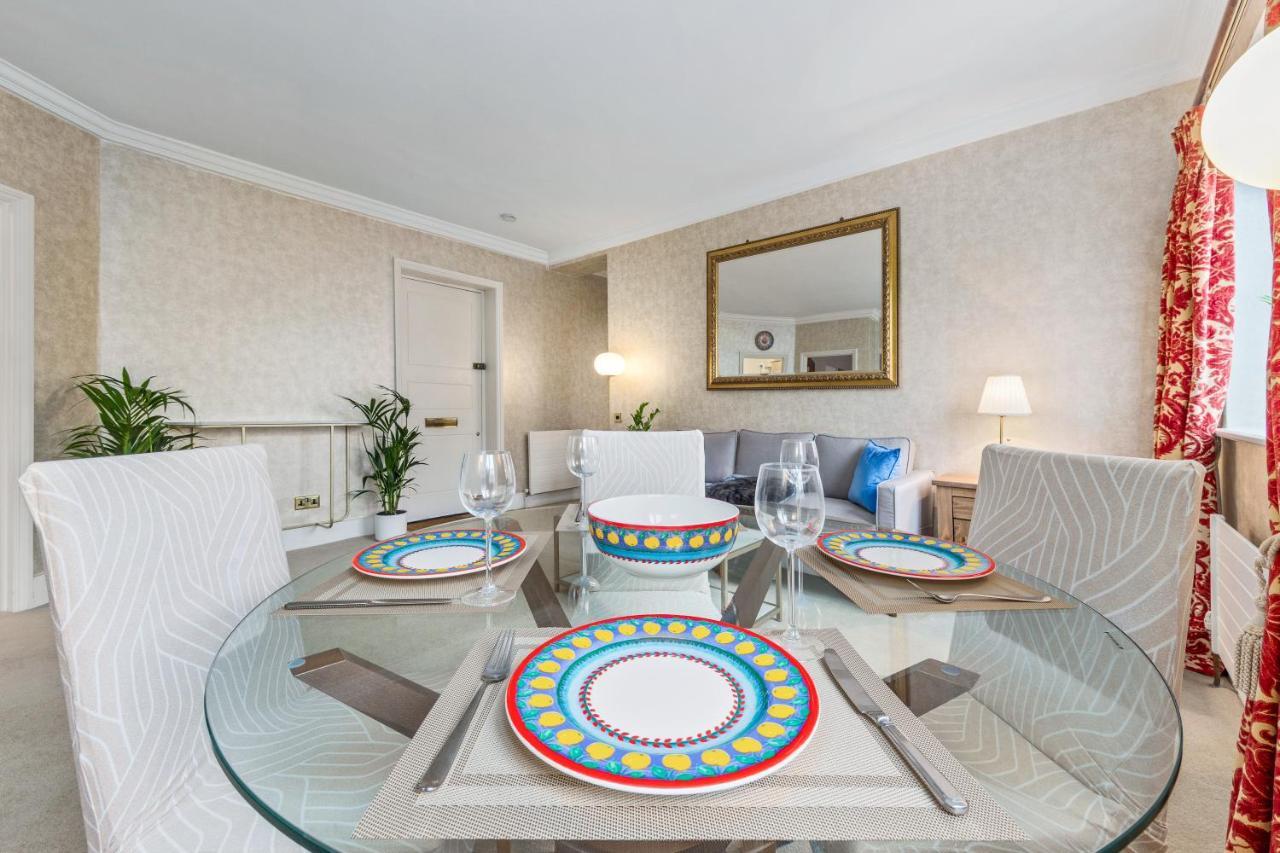 The Mayfair Large Snug Лондон Екстер'єр фото